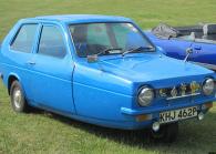 Reliant Robin Много подходящо място в класацията - трето отзад напред, като се има предвид, че колата има три колела. Проблемът не е броят, а позиционирането им - две отзад и едно отпред. Така колата става невероятно нестабилна и способна да се обръща при по-остри завои. Въпреки странноста и нейната непрактичност тя се радва на култов статус.